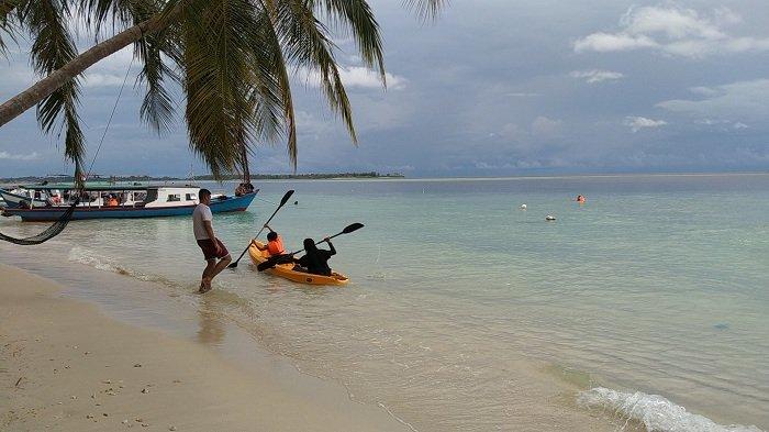 Pulau Panjang salah satu destinasi wisata favorit di Pulau Banyak, Kabupaten Aceh Singkil.