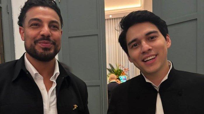 Selain Ario Bayu, aktor Maxime Bouttier juga hadir menyambut Ibu Negara Prancis Brigitte Macron.