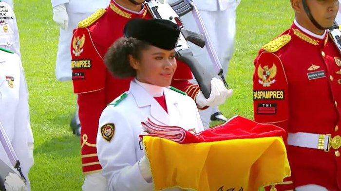 Insiden Tak Terduga, Sepatu Pembawa Baki Lilly Indiani Lepas saat Pengibaran Bendera Merah Putih
