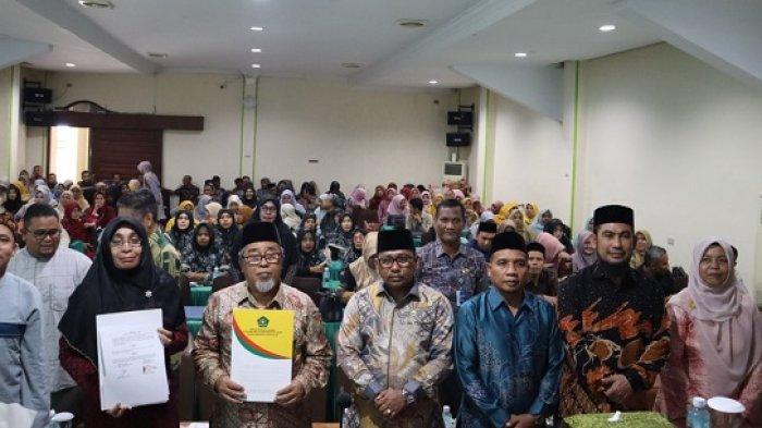 Forum Pendidik Madrasah Inklusif (FPMI) Provinsi Aceh dan Universitas Muhammadiyah Mahakarya Aceh atau UMMAH menjalin kerja sama strategis dalam rangka mengembangkan pendidikan inklusif di madrasah. Penandatanganan kerja sama ini berlangsung di Banda Aceh, Sabtu (12/8/2023).
