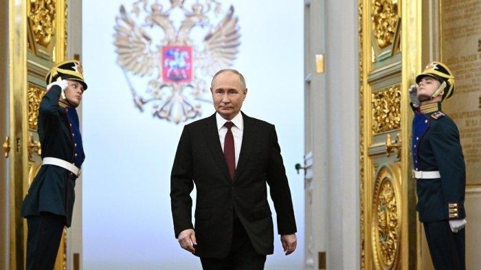 Vladimir Putin Dilantik sebagai Presiden Rusia untuk Masa Jabatan Kelima. Vladimir Putin secara resmi dilantik sebagai Presiden Rusia untuk masa jabatan kelima pada Selasa (7/5/2024).