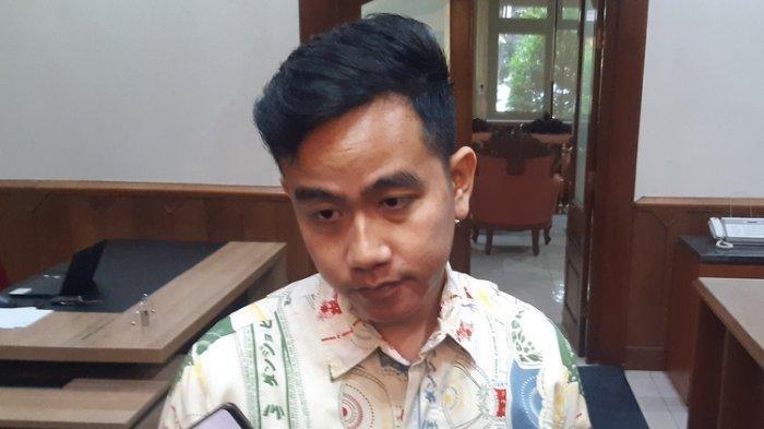 Wali Kota Solo, Gibran Rakabuming Raka di Solo, Jawa Tengah, Rabu (11/10/2023). Gibran diisukan akan bergabung dengan Partai Golkar, kabar ini muncul setelah ada putusan MK.