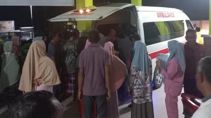 Dua warga di Kabupaten Aceh Barat Daya (Abdya) terpaksa dilarikan ke Rumah Sakit Umum Daerah Teuku Peukan (RSUD-TP) Abdya akibat digigit anjing gila. Kejadian naas itu terjadi di Desa Blang Raja, Kecamatan Babahrot, Abdya, Kamis (05/10/2023) sekira pukul 22.30 WIB.