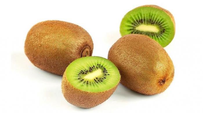 Buah kiwi kaya akan asam folat, yang penting untuk mencegah terjadinya cacat lahir, kelainan pembentukan tabung saraf, serta bayi yang lahir tanpa jaringan otak.