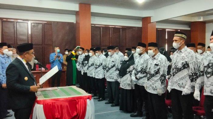 Bupati Aceh Jaya Lantik Puluhan Pejabat, Lima di Antaranya Kepala Dinas