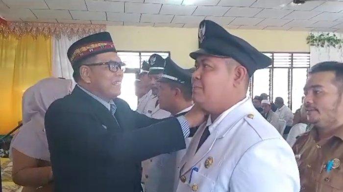 Camat Gandapura Lantik Mantan Anggota DPRK Bireuen Jadi Keuchik