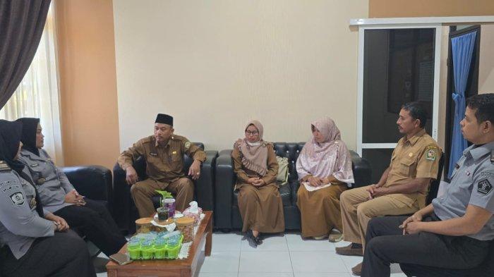 Kepala Dispersip Pidie, Turno Junaidi, bertemu dengan Kalapas Perempuan Kelas IIB Sigli, Juliani, saat sambangi di lapas tersebut, Selasa (1/7/2025).