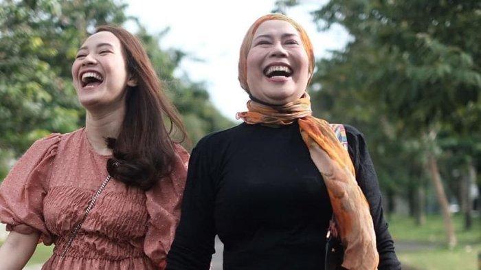 Dewi Yull dan Merdianti Octavia.