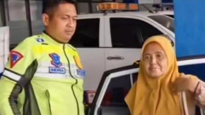 Sungguh malang nasib Siti, ibu di Temanggung yang diusir anak dari rumah menjelang lebaran, polisi ikut iba: kasihan.