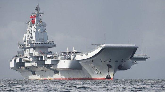 Kapal induk milik AL China, Liaoning.