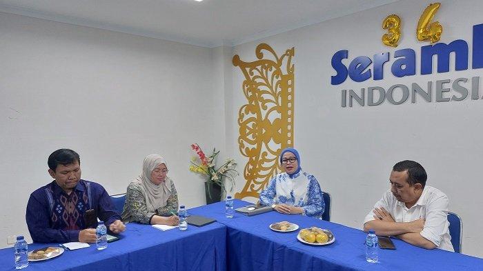 Juru Bicara (Jubir) Komisi Anti Korupsi (KPK) Bidang Pencegahan, Ipi Maryati Kuding bersama jajaran berkunjung ke Kantor Serambi Indonesia, Rabu (8/11/2023). Didampingi Deputi Jejaring Pendidikan, Aida Ratna Zulalha, Ketua Satgas Pencegahan Bidang Direktorat Koordinasi dan Supervisi, Arif Nurcahyo, dan sejumlah lainnya, Ipi disambut oleh Pemimpin Redaksi Serambi Indonesia, Zainal Airifin, News Manager Bukhari M Ali, dan Manager Produksi Sayed Kamaruzzaman