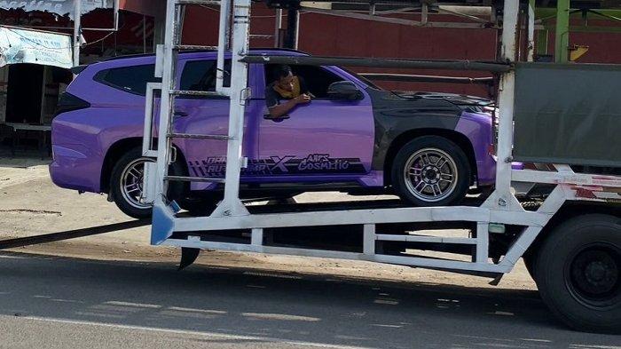 MODIFIKASI LAMPU MOBIL - Danish Car Interior memboyong tiga unit mobil dalam ajang modifikasi Turbo Clash di Pelataran Parkir Lotte Mart Gatsu, Medan, Sumatera Utara, mulai 8-9 Februari 2025. Ini merupakan event modifikasi lampu mobil terbesar di Indonesia yang digelar Kota Medan