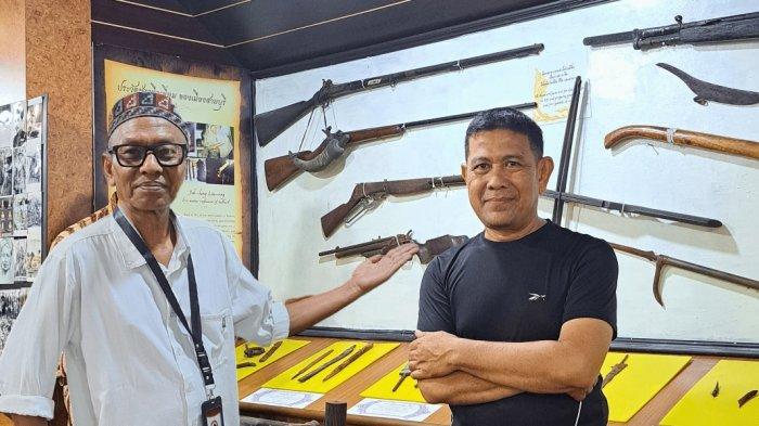 Tarmizi A Hamid dan Hasan Basri M Nur mengunjungi Museum Pattani yang terletak di seberang Masjid Keresik. Mesjid Keresik ini merupakan cagar budaya peninggalan Kerajaan Pattani Darussalam di Thailand Selatan
