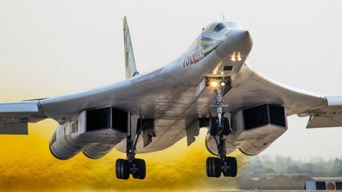 Pesawat Pembom Nuklir Tu-160 Rusia