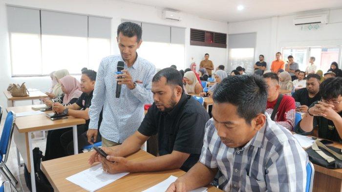 Direktur Pengembangan Bisnis dan Komunitas PosSaku, Afri Yordan saat Sosialisasi Digitalisasi untuk UMKM di Aceh