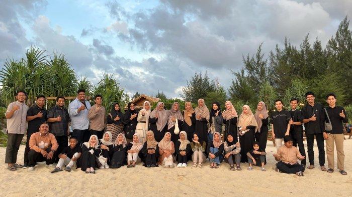 Tim RUMAN Aceh Berbuka Puasa di Pantai Pulau Kapuk