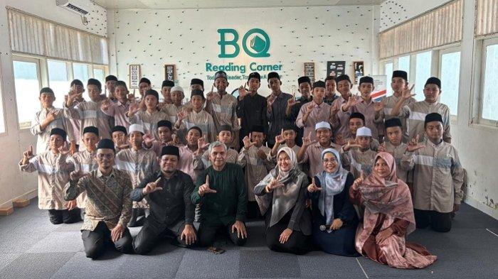 Santri Dibekali Wawasan Literasi Media, KPI Aceh:Sabu dan Android Jadi  Tantangan Besar Generasi Muda - Serambinews.com
