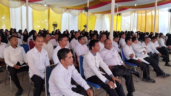 Para peserta seleksi CPPPK dan CPNS bersiap-siap akan megikuti ujian seleksi.