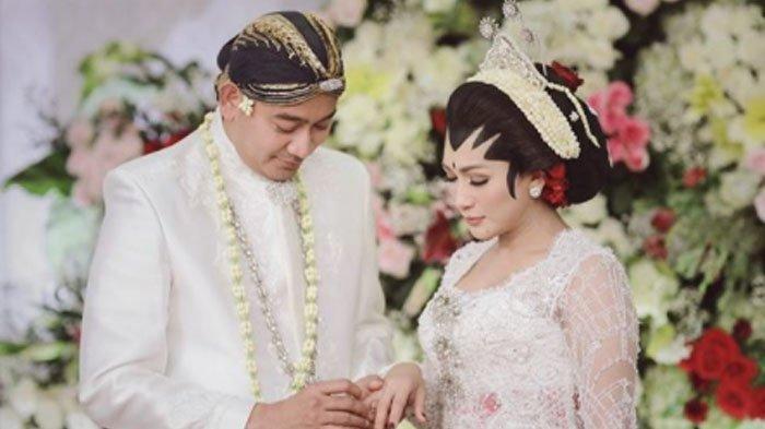 Tata Janeeta mengunggah foto suami, Brotoseno di akun instagramnya, Rabu (4/11/2020).
