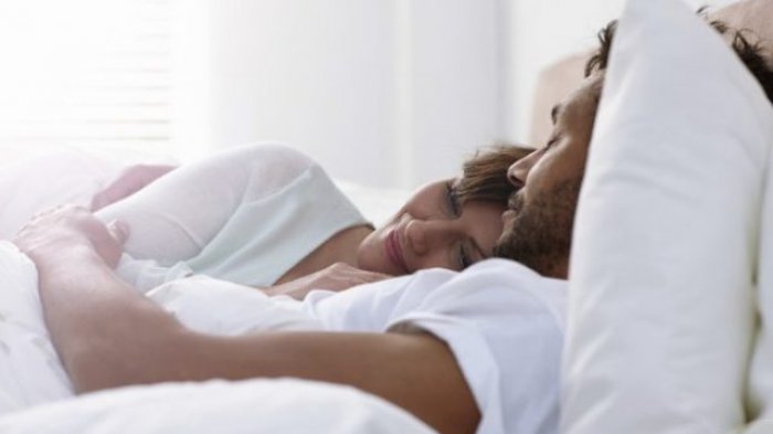 Tidur Miring ke Kiri Ternyata Baik Bagi Ibu Hamil - Serambinews.com