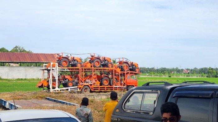 Traktor 4WD milik Pemerintah Aceh Barat Daya (Abdya) sumber APBN Satker Provinsi Aceh tahun 2025.