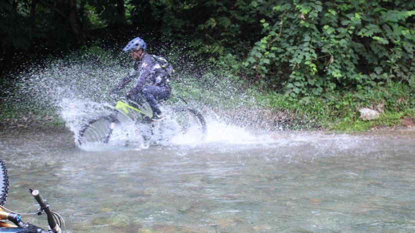 Dandim Abdya Lepas Peserta Gowes Jelajah Bumoe Breuh Sigupai HUT Ke-80 Republik Indonesia