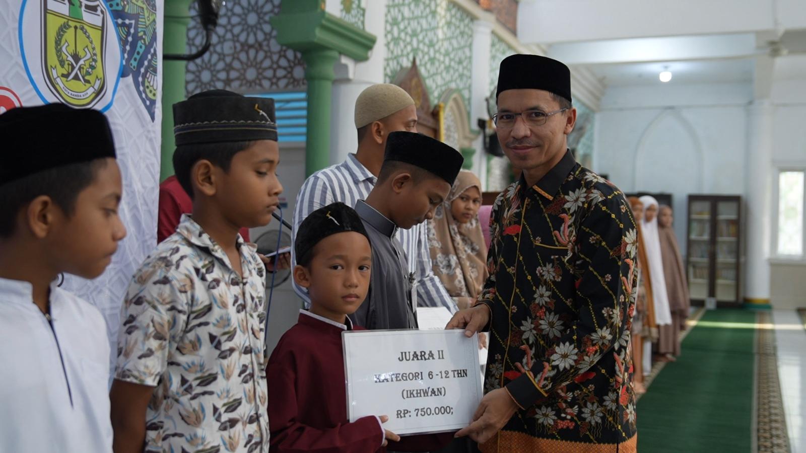 Selain tahsin Al-Quran, beberapa kegiatan dalam paket RBBK, Mukhayyam (Kemah Al-Qur'an), Safari Tahsin Al-Qur'an antar Masjid, Lomba Tartil Qur'an antar Majelis Taklim dan Haflah Al-Qur'an