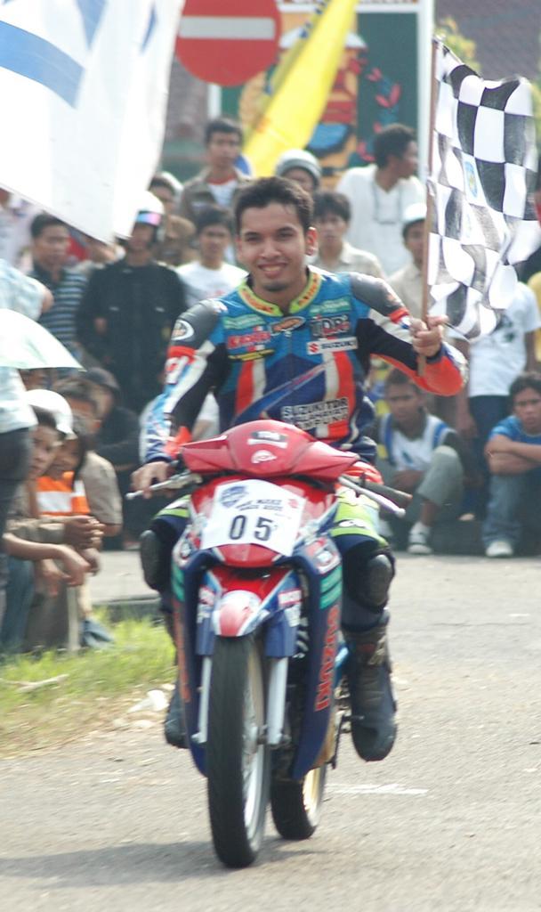 Muhammad Kadafi ketika masih atlet balap motor.