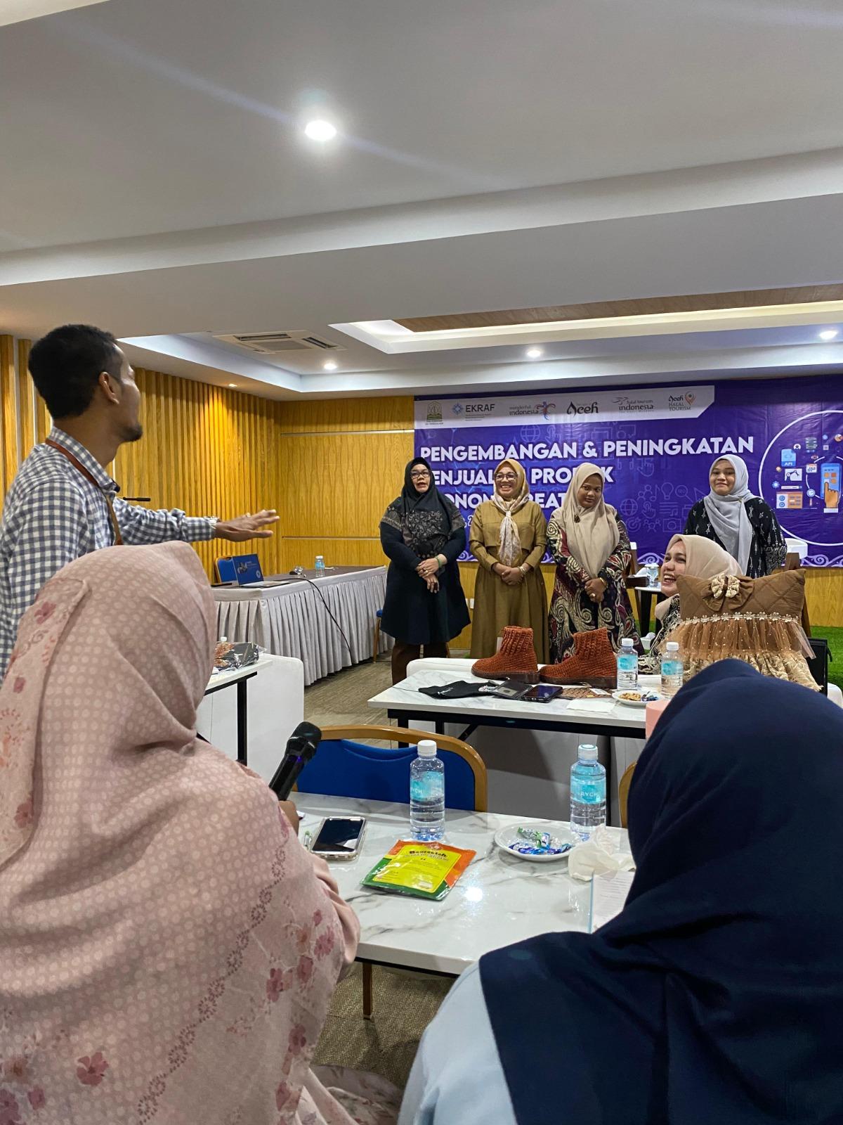 Dinas Kebudayaan dan Pariwisata Aceh bekerja sama dengan PosSaku menyelenggarakan pelatihan bertajuk “Kapabilitas Pelaku Usaha Ekonomi Kreatif dalam Dunia Digitalisasi” untuk mendorong pertumbuhan ekonomi kreatif sekaligus menjawab tantangan dunia usaha di era digital, Banda Aceh (27/05/25).