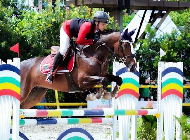 Atlet muda berkuda equestrian dari Jakarta, Teuku Rifat Harsya (15)