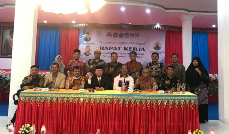 Rektor USM Dr. Teuku Abdurahman, SH, Sp.N memberikan sambutan dalam Raker USM 2024