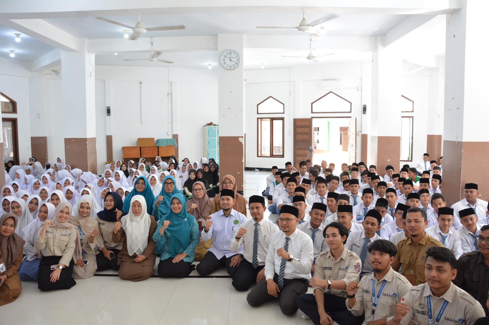 BKKBN Aceh Edukasi Ratusan Santri di Aceh Besar Terkait  Gizi dan Anemia