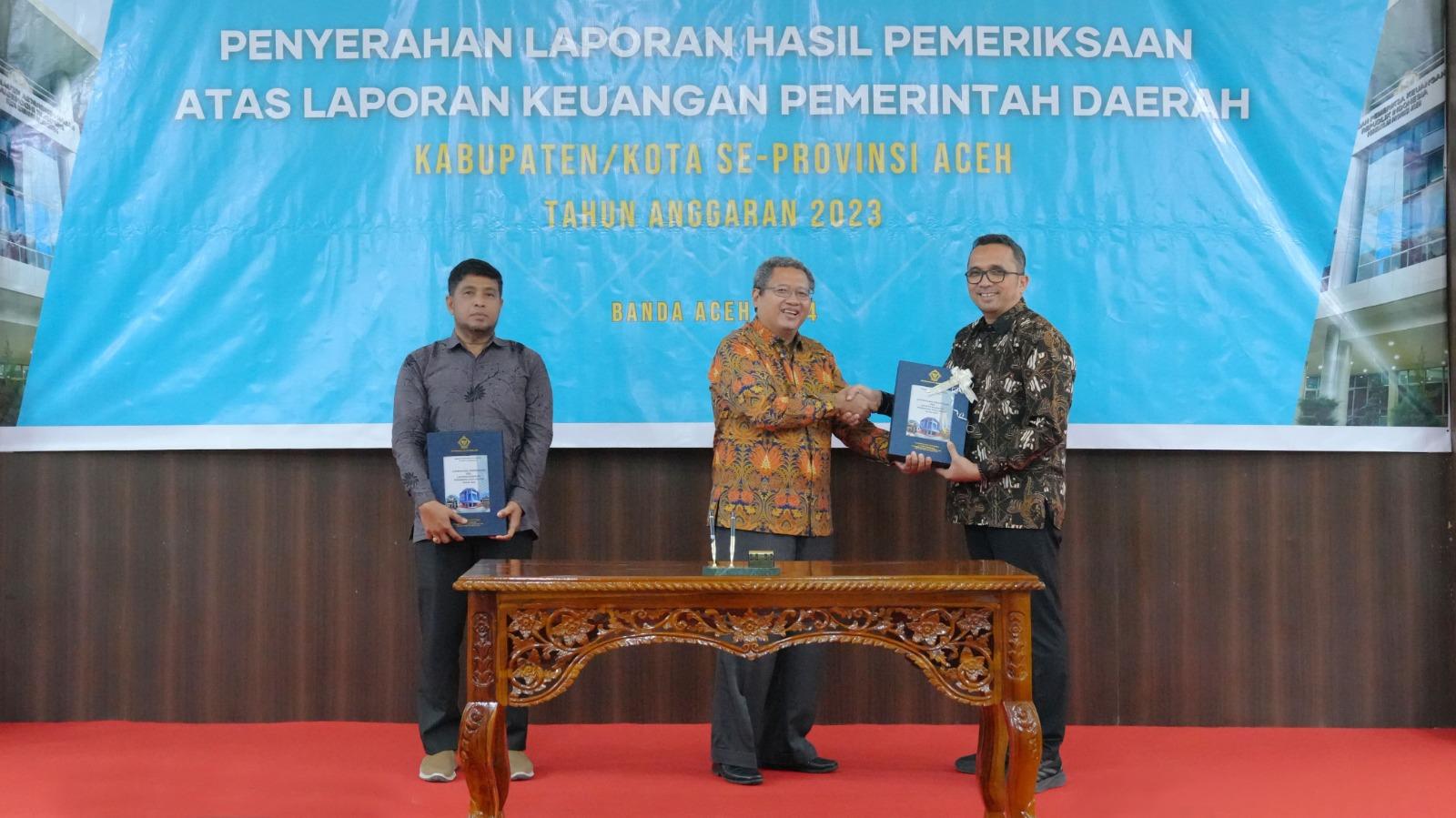 Pemerintah Kota Sabang kembali meraih opini Wajar Tanpa Pengecualian (WTP) dari Badan Pemeriksa Keuangan (BPK) RI Perwakilan Aceh untuk yang ke-12 kalinya, atas laporan keuangan Pemerintah Kota Sabang tahun anggaran 2023.