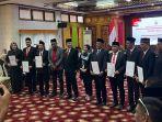 pj-gubernur-aceh-achmad-marzuki-resmi-melantik-komisioner-kip-aceh-periode-2023-2028.jpg