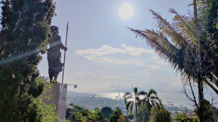 Pantauan udara Kota Ambon dari kawasan Patung Christina Martha Tiahahu, Karang Panjang, Kecamatan Sirimau, Kota Ambon, Rabu (1/11/2023).