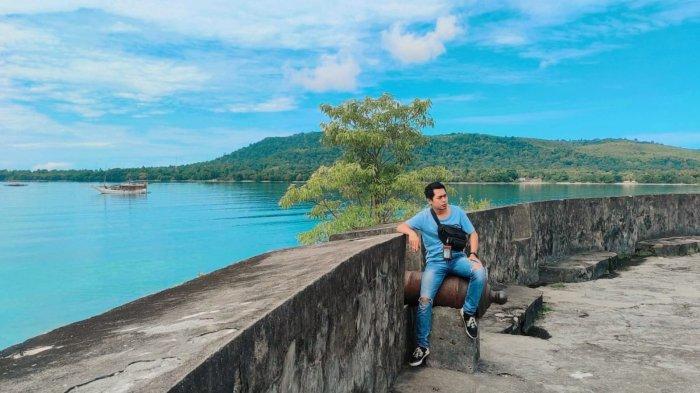 Salah satu spot foto instagramable di Benteng Duurstede, Saparua, Kabupaten Maluku Tengah.