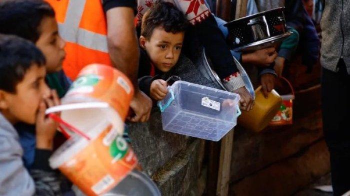 GAZA: Anak-anak korban pengeboman Israel di Gaza yang selamat, namun kesulitan memperoleh kebutuhan dasar.