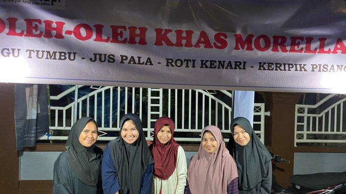 KULINER: Oleh-oleh bersama dengan tim Bumneg Nustapi, Negeri Morella, Maluku Tengah.