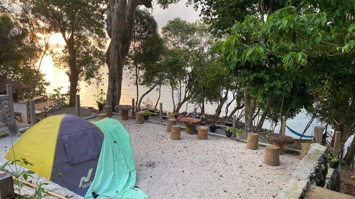 WISATA MALUKU: Tempat Camping di Pantai Hatu Meten.