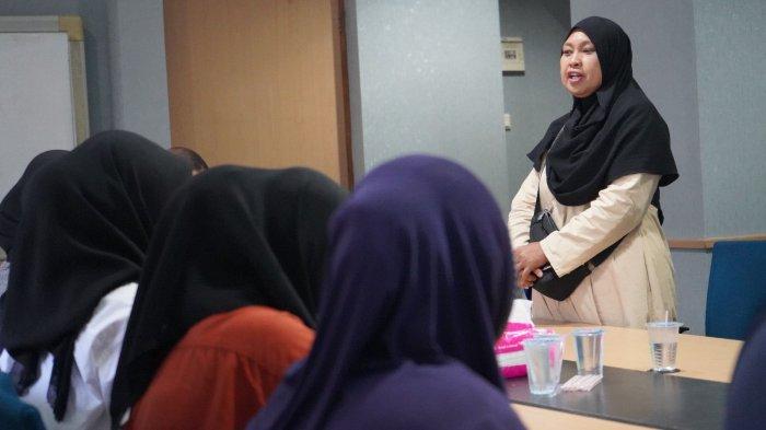 Salah seorang Pelaku UMKM, saat mengikuti pelatihan yang digelar HUB UMK PLN UIW MMU.