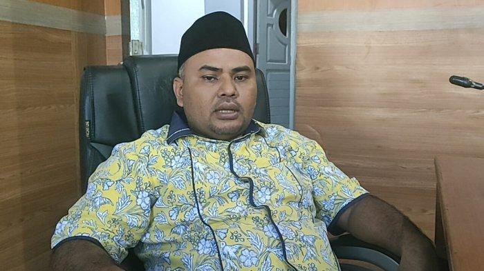MALUKU: Ketua Komisi II DPRD Kabupaten Maluku Tengah, Hasan Alkatiri saat diwawancara di Kantor DPRD setempat, Senin (3/7/2023).