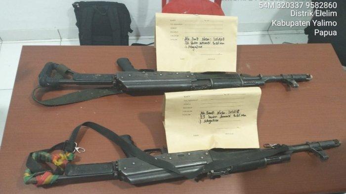 BARANG BUKTI SENJATA - Barang bukti dua pucuk senjata laras panjangyang disita aparat keamanan dari tangan Okoni Siep alias Nikson Matuan, anggota KKB di Kabupaten Yalimo, Papua Pegunungan pada Minggu (2/2/2025). (Dok. Satgas Humas Damai Cartenz-2025)