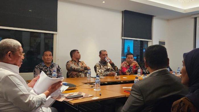 PERGANTIAN PEJABAT MALRA -- Bupati Malra Thaher Hanubun mengganti sejumlah Pj dan kembali mengaktifkan camat yang bermasalah saat Pilkada lalu, Rabu (20/2/2025)