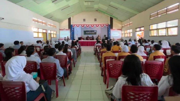 Diskusi terbuka ngobrol iklim oleh Institute Hijau Indonesia di SMK Negeri 2 Ambon, Rabu (11/12/2024).