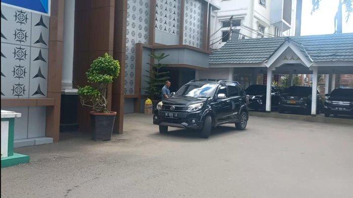Kasus Korupsi Modal Tanimbar Energi: Berkas Petrus Fatlolon dan Dua Terdakwa Lainnya Disiapkan