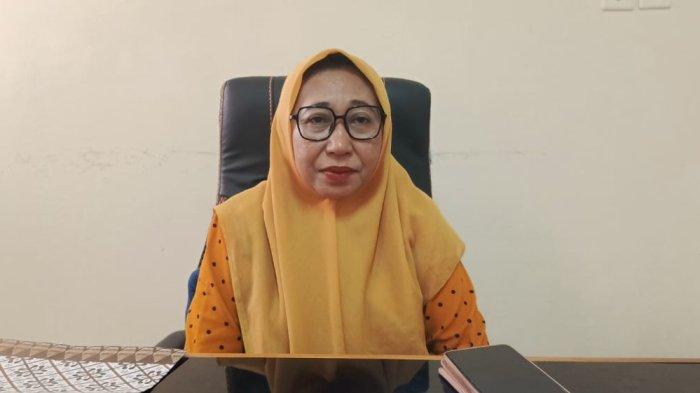 Kepala Dinas Kependudukan Kabupaten Buru, Elvira Kamarullah saat diwawancarai TribunAmbon.com, Selasa (8/10/2024).