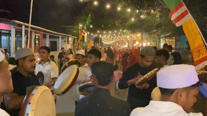 RAMADAN- Suasana iringan alat musik rabana dan salawatan dalam meramaikan malam 27 Ramadan di Negeri Hitu, Kecamatan Leihitu, Maluku Tengah, pada Kamis (27/3/2025).