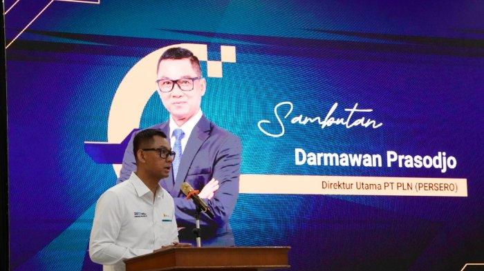 PLN -- Direktur Utama PLN, Darmawan Prasodjo saat memberikan sambutan dalam acara penandatanganan memorandum of understanding (MoU) antara PT PLN (Persero) dan PT Pindad dalam rangka memperkuat sinergi inovasi dan kolaborasi strategis nasional pada Senin, (10/3) di Graha Pindad, Bandung, Jawa Barat.