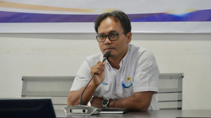 PLN -- Senior Manager Perizinan, Pertanahan, dan Komunikasi PLN UIP MPA, Hendri Iriawan saat Media Briefing di Aula Cenderawasih Kantor Induk PLN UIP MPA pada Senin pagi (17/3).