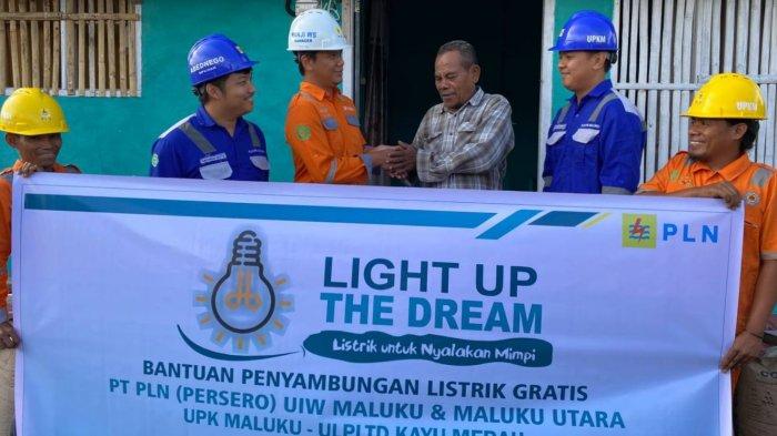 PT PLN (Persero) Unit Induk Wilayah Maluku dan Maluku Utara memberikan bantuan penyambungan listrik gratis kepada keluarga kurang mampu sebanyak 48 di bulan Januari 2024.